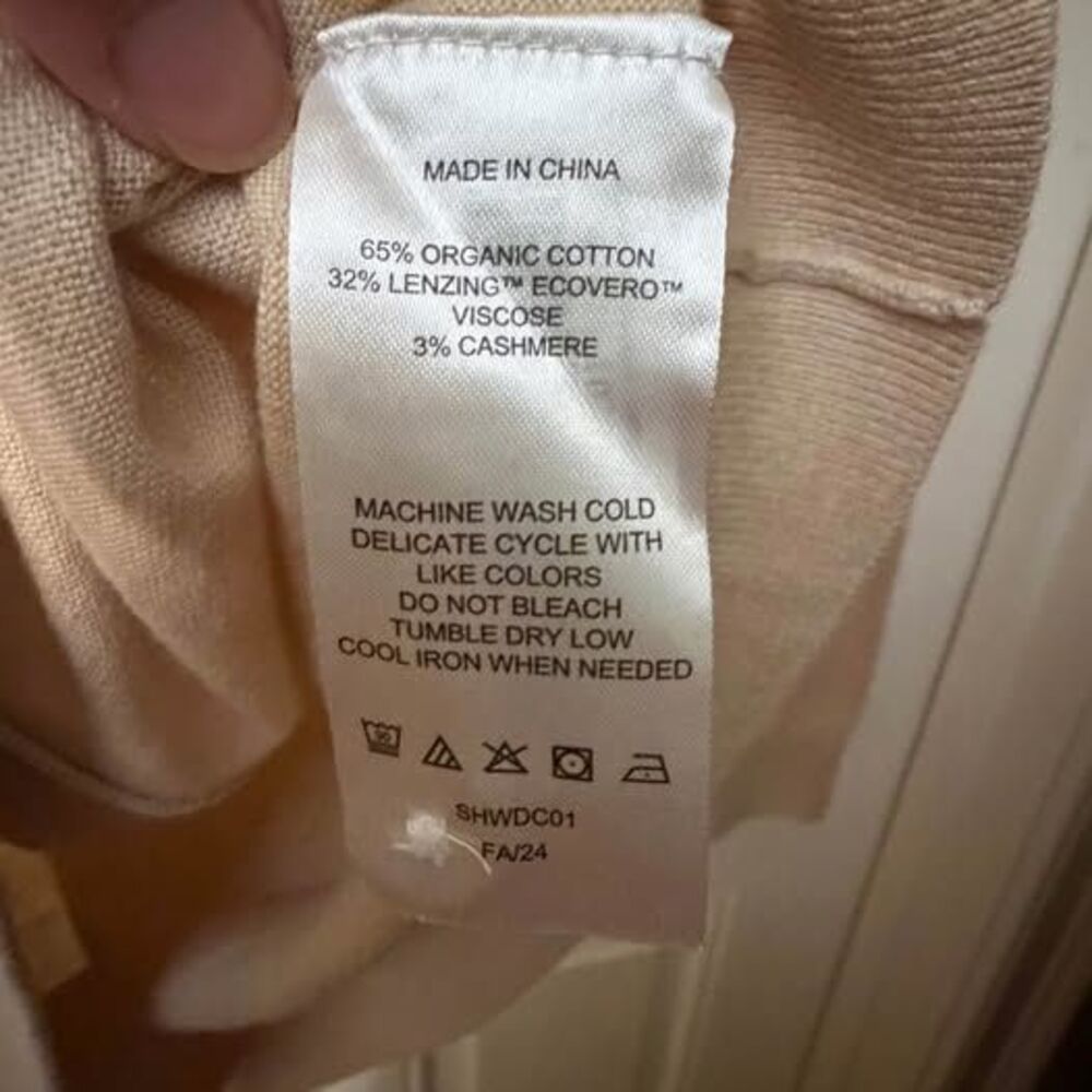 NWT Quince Cotton Cashmere Blend V Neck Cardigan Sweater NWT XS Beige - Picture 2 of 5